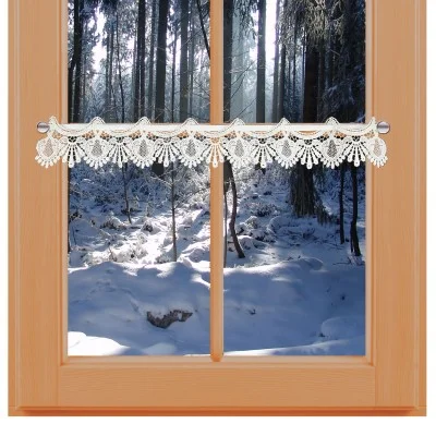 Feenhaus-Spitzenkante Seldi 9 cm am Winter-Fenster