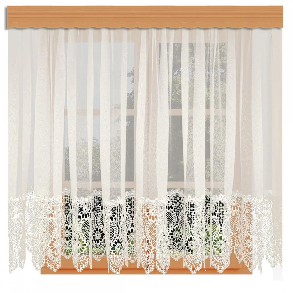 Spitzen-Store Margaret Naturfarben mit 30 cm breiter Spitzenkante aus Echter Plauener Spitze am Fenster