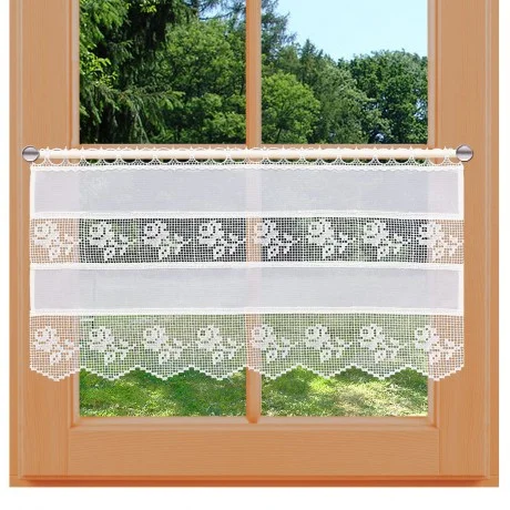 Feenhaus-Landhaus-Spitzengardine Lina mittellang am Fenster