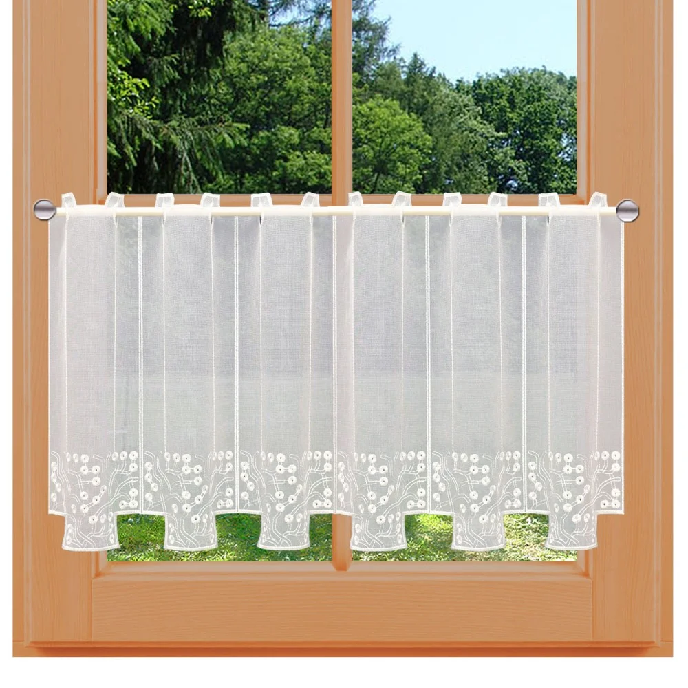 Bestickte Scheibengardine Kandita mittlere Höhe am Fenster