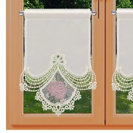 Scheibenhänger Serafina rosa am Fenster
