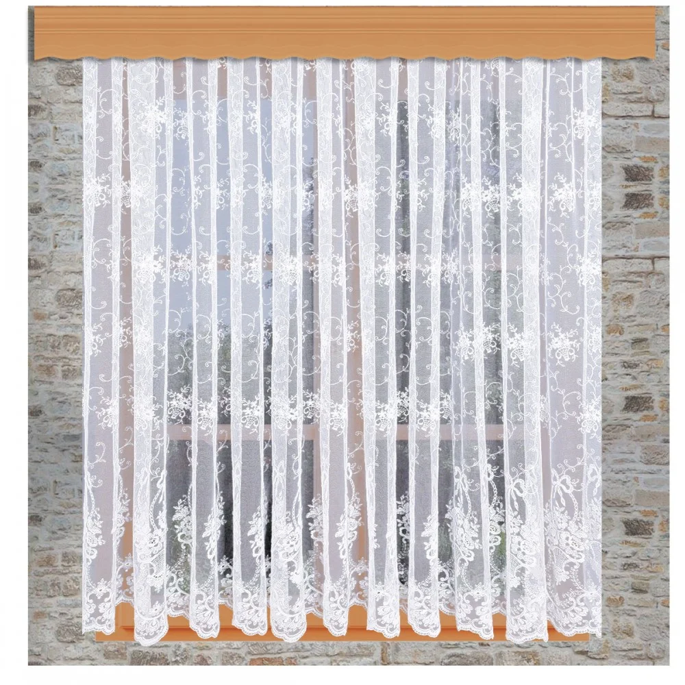 Florentiner Tüllstickerei Store Magdalena am Fenster