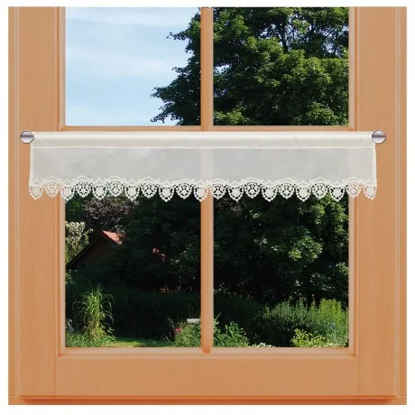 Feenhaus-Spitzengardine Merida natur Plauener Spitze klein am Fenster