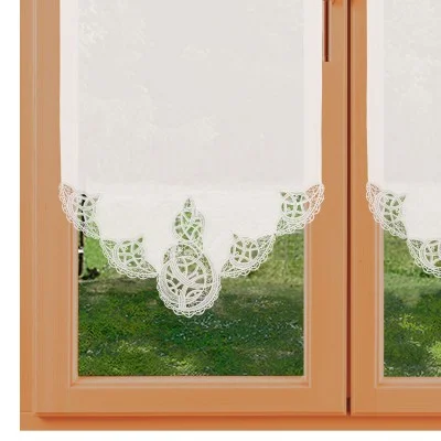 Spitzen-Scheibengardinenhänger Romina mit Motiv 60 cm breit kurz am Fenster