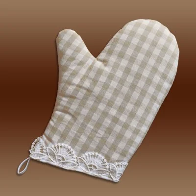 Topfhandschuh Hannah beige-weiß kariert mit Spitzenbesatz Musterbild