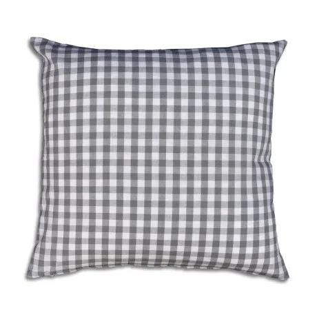 Ein quadratisches Kissen mit schwarz-weißem Schachbrettmuster auf weißem Hintergrund.