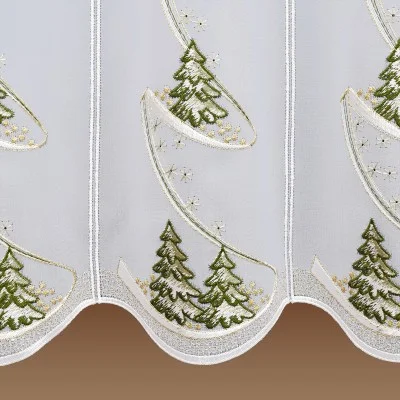 Kurzstore Wintertannen mit goldenen Details