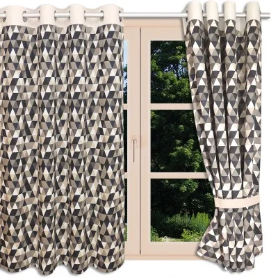 Ösenschal Hedda in Leinenoptik geometrischem Muster Dreiecke am Fenster