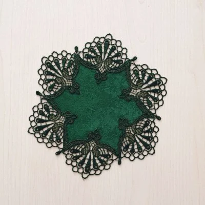 Deckchen Milou rund Echte Plauener Spitze grün 21 cm