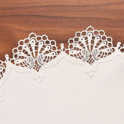 Deckchen Milou oval Echte Plauener Spitze weiß Detailbild