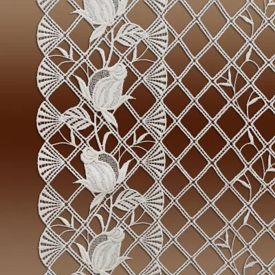 Spitzen-Scheibenhänger Anja mit Rosenmuster Detailansicht Rosen