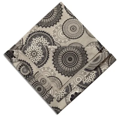 Mitteldecke Hedda in Leinenoptik mit Mandalamuster gefaltet