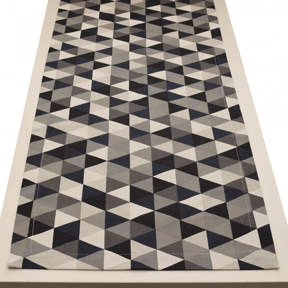 Tischläufer Hedda in Leinenoptik mit Dreiecksmuster