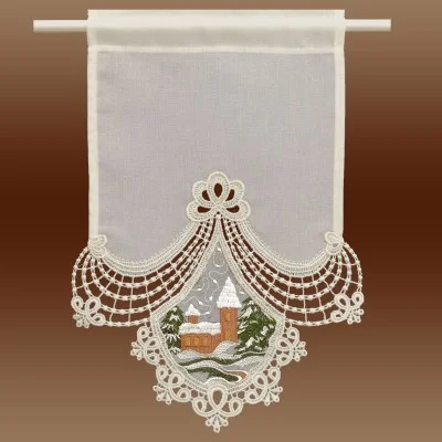 Feenhaus-Scheibenhänger Kirche im Winter vor einem Hintergrund