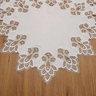 Tischdecke Jette mit Plauener Stickerei