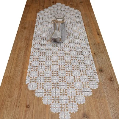 Luftspitzen-Tischdecke Roana Plauener Stickerei natur Dekobeispiel