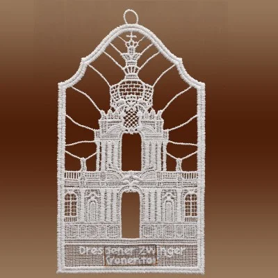 Klassisches Fensterbild Dresdner Zwinger Kronentor aus Echter Plauener Spitze weiß Einzeldarstellung