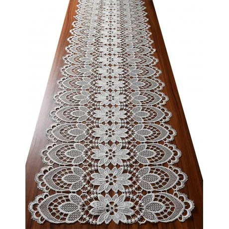 Luftspitzen-Tischläufer Frida Plauener Spitze natur auf Tisch