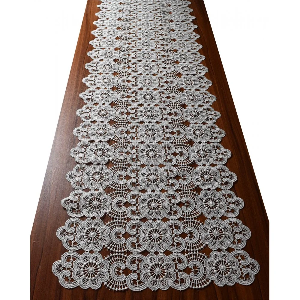 Traumhafter Luftspitzen-Tischläufer Anny Plauener Spitze auf Tisch