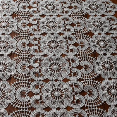 Traumhafter Luftspitzen-Tischläufer Anny Plauener Spitze Muster