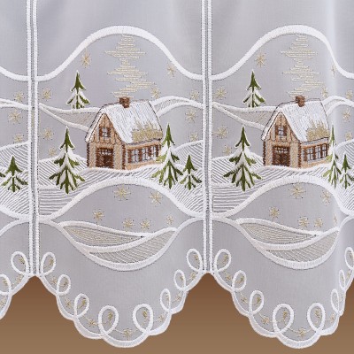 Kurzgardine Haus im Schnee mit Tannen aus Plauener Spitze Detailbild