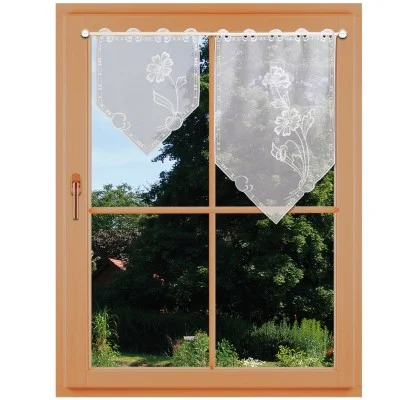 Scheibenhänger Mona mit Blütenstickerei aus Plauener Spitze Dekobeispiel