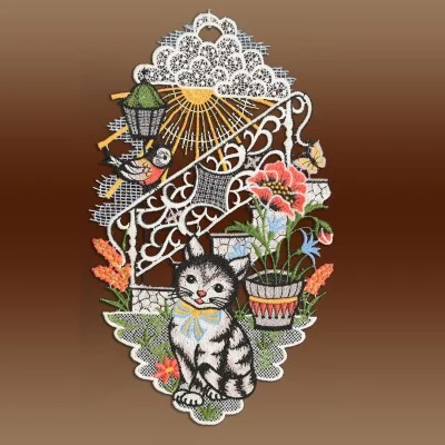 Fensterbild Kätzchen mit Laterne Plauener Spitze Musterbild