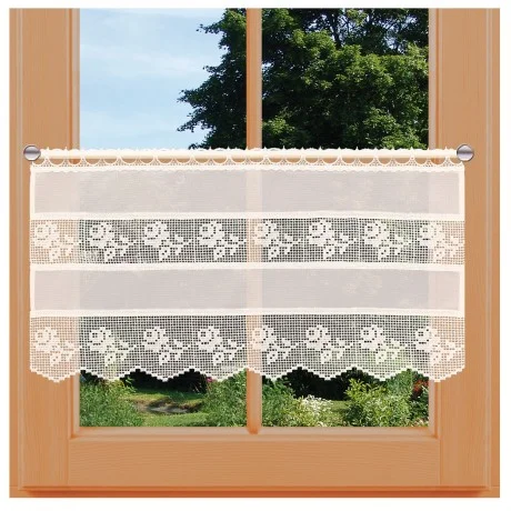 Feenhaus-Landhaus-Spitzengardine Lina mittellang am Fenster
