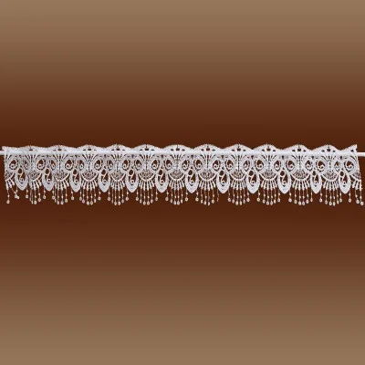 Feenhausgardine Nala vor einem Hintergrund