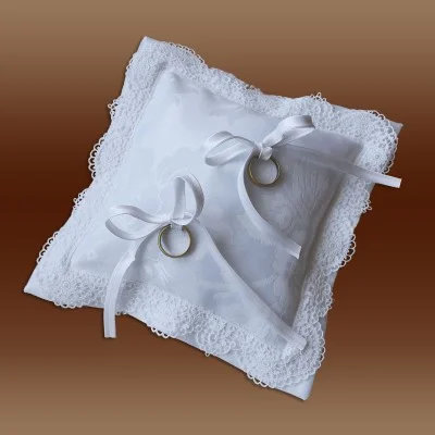 Ringkissen Traumzeit weiß quadratisch mit Ringen