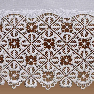 Scheibenhänger Marsilia Detailbild Plauener Spitze