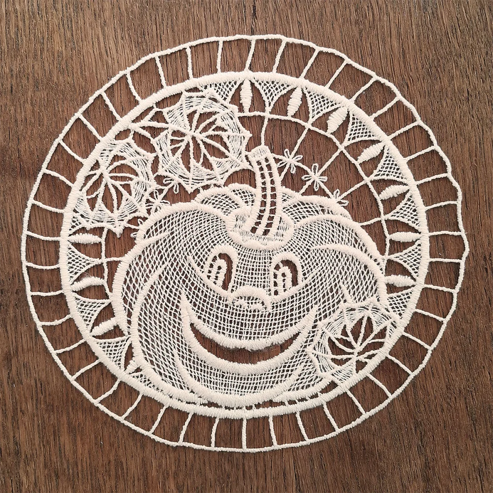 Dekorino Halloween Kürbis Plauener Spitze