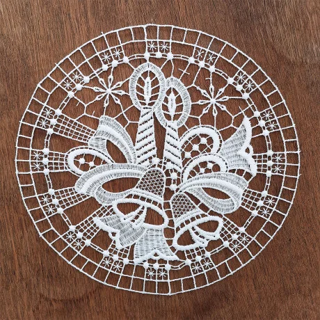 Dekorino Adventskerze mit Glocken Plauener Spitze