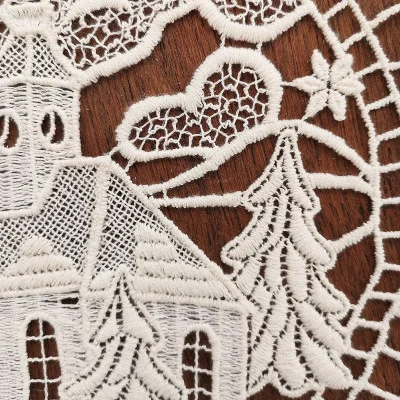 Deckchen Winterkirche Plauener Spitze Detailbild