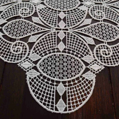 Luftspitzen-Tischband Tilda Plauener Spitze natur Detailbild