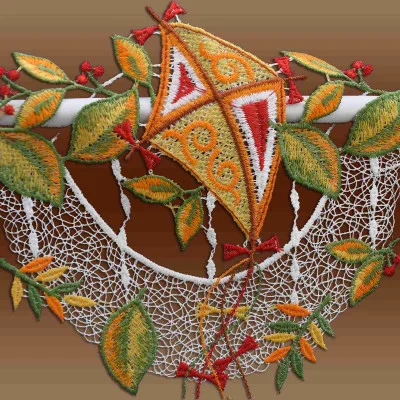 Feenhaus-Spitzengardine Drachen im Herbstwind Detailansicht