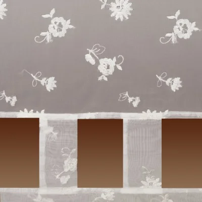 Flächengardine Jolina mit zarter Stickerei Ausschnitt