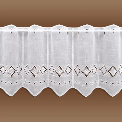 Kurzstore Fanny Plauener Spitze Feenhaus-Gardine mit Lochstickerei 30 cm hoch vor Hintergrund