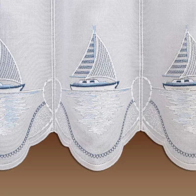 Bestickte Scheibengardine Ostsee mit Segelboot Detailbild