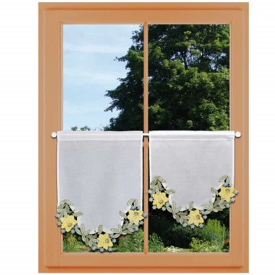 Scheibengardinen Narzisse kombiniert am Fenster