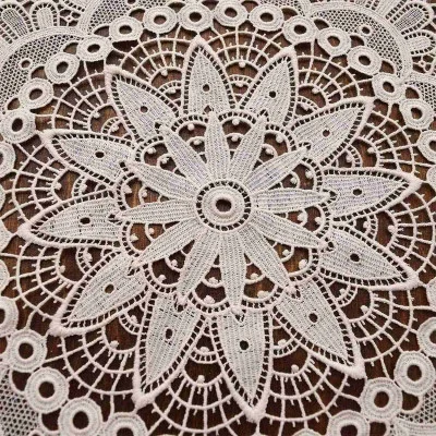 Spitzendecke Annegret 130 cm Durchmesser Detailbild
