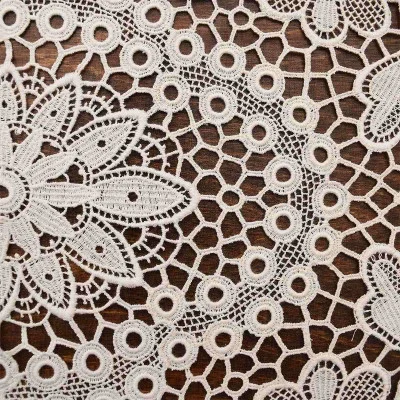 Tischdecke Annegret mit Blumenmuster Detailbild
