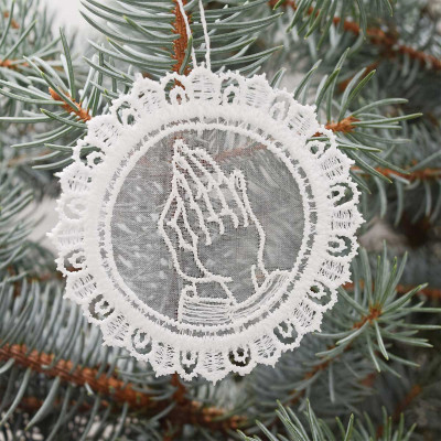 Kleiner Anhänger betende Hände mit Organza