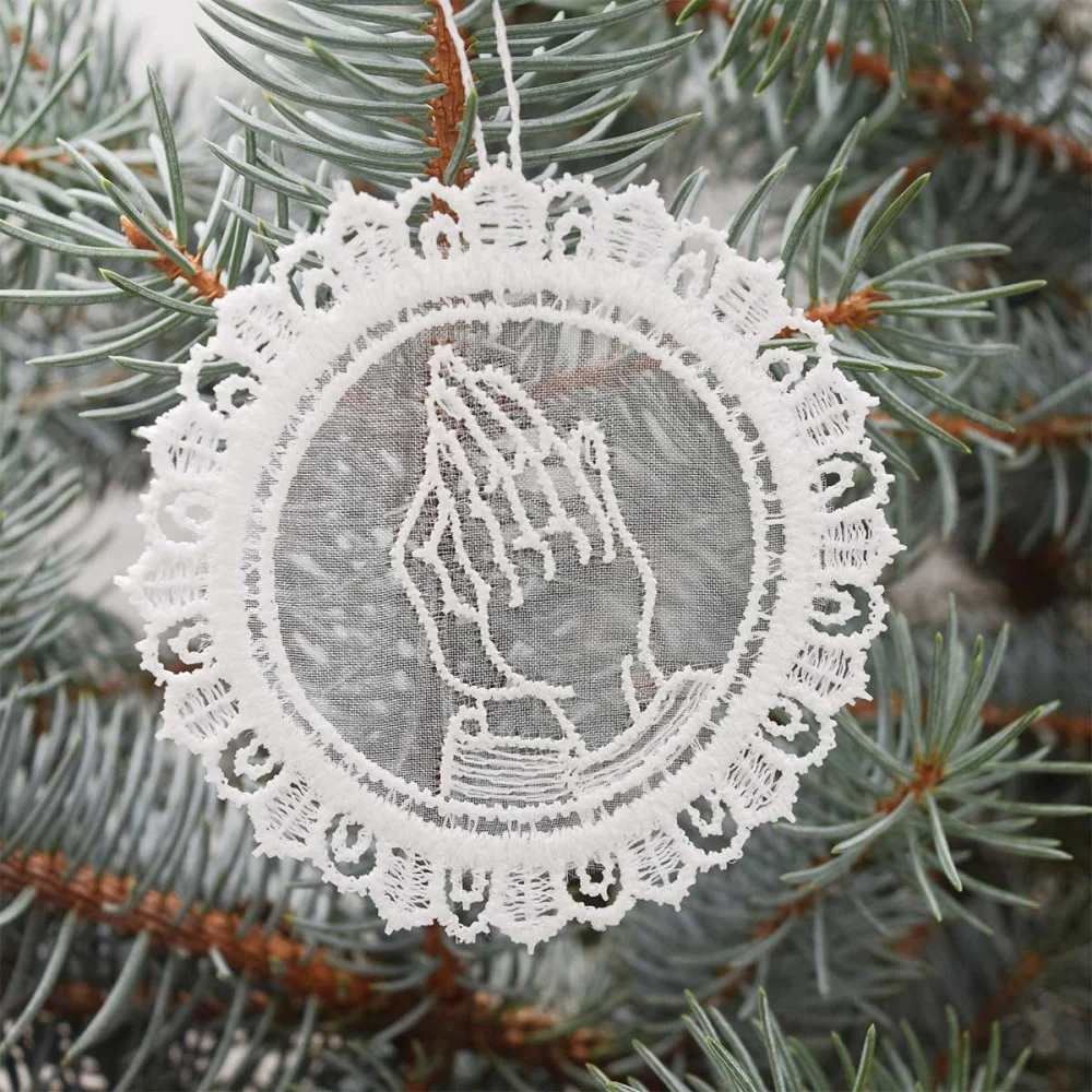 Kleiner Anhänger Betende Hände mit Organza