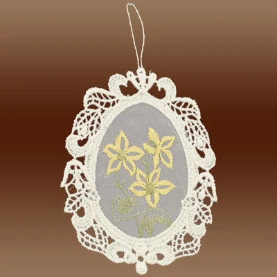 Gelbe Frühlings-Blumen aus Plauener Spitze Detailbild