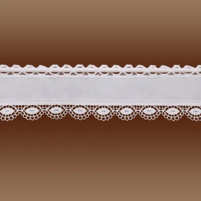 Feenhausgardine Helene am Fenster 13 cm