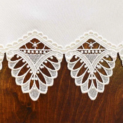 Tischdecke Viola Detailbild moderne Stickerei