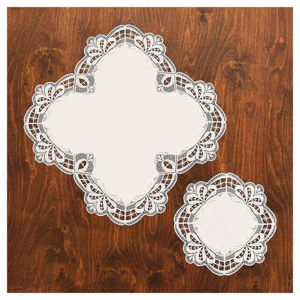 Quadrtisches Tischdecken-Set Camilla aus Plauener Stickerei