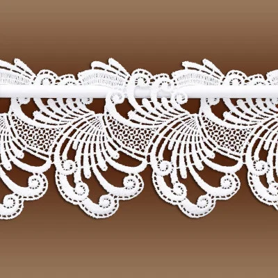 Kurze Scheibengardine Mia mit Ornamenten Detailbild