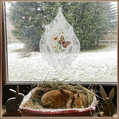 Frühlingsdeko am Fenster Beispielbild